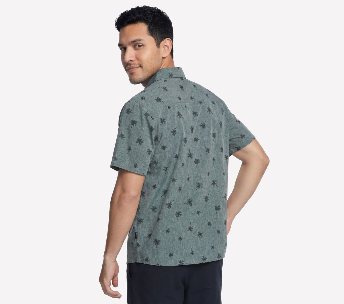 Men The GO WALK Air Printed Short Sleeve Shirt