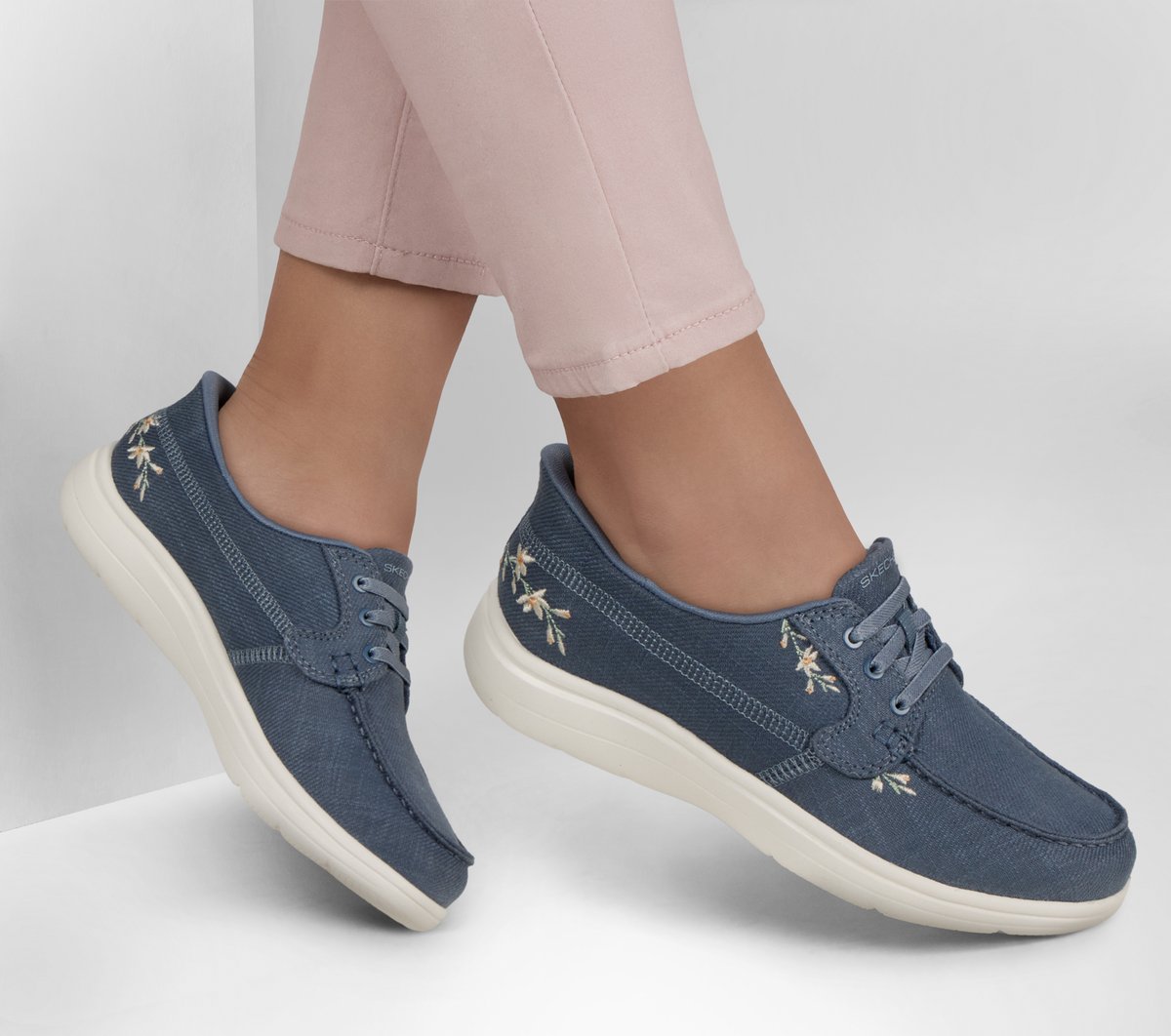 Women Slip-ins: On-The-GO Flex Radiant - Bouquet
